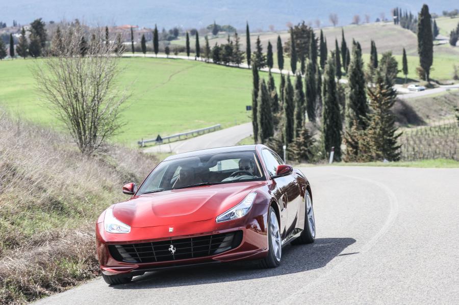  Ferrari GTC4Lusso T 2016 года  (фото 19 из 37)